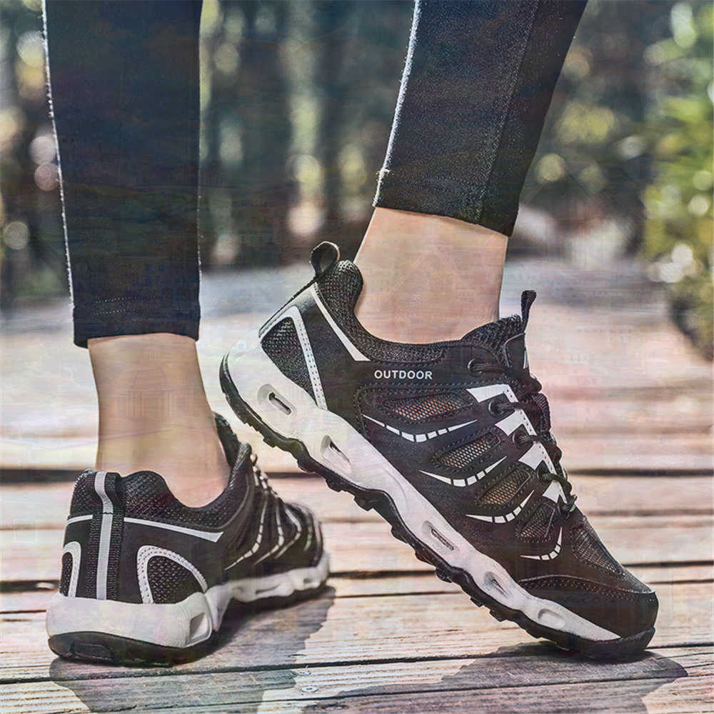 Sumer Round Tip Silver Sneaker - Badminton Outfit ulasan dan harga